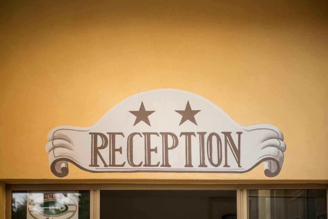 Hotel Cynthia Finale Ligure Bagian luar foto